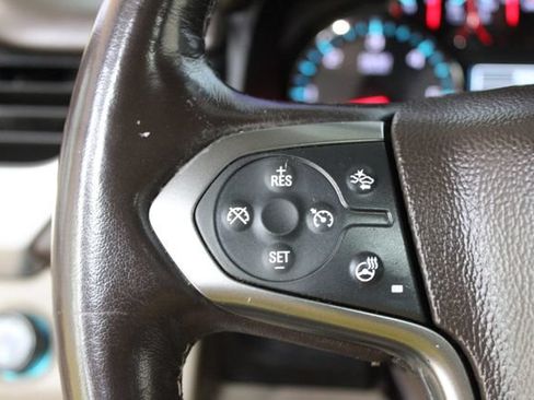 Used 2020 Chevrolet Suburban Premier AWD/4WD image 16