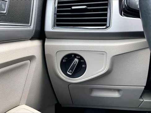 Used 2019 Volkswagen Atlas SEL image 35