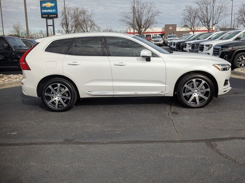 Used 2021 Volvo XC60 T6 Inscription w/ Protection Package Premier image 17