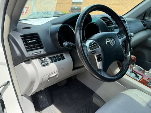 Used 2011 Toyota Highlander Limited w/ Tow Pkg image 14
