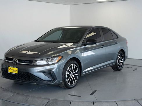 Used 2025 Volkswagen Jetta Sport FWD image 3