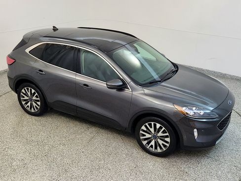 Used 2020 Ford Escape Titanium AWD/4WD image 16