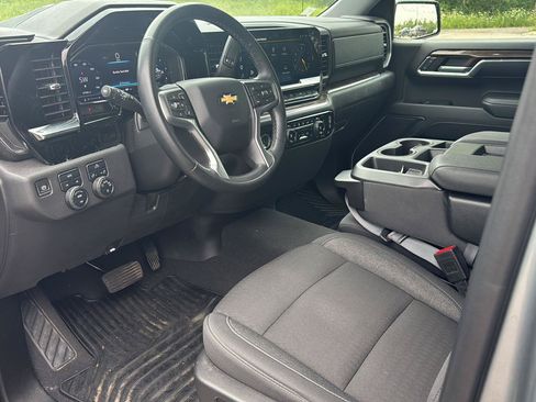 Used 2024 Chevrolet Silverado 1500 LT AWD/4WD image 11