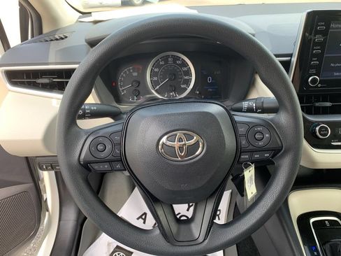 Used 2021 Toyota Corolla LE w/ Carpet Mat Package (TMS) FWD image 25