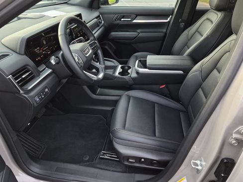 Used 2026 GMC Terrain Elevation w/ Elevation Premium Package AWD/4WD image 13
