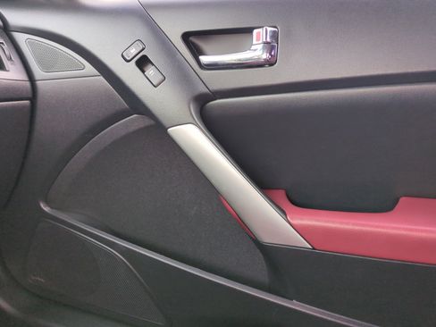 Used 2010 Hyundai Genesis 2.0T image 16