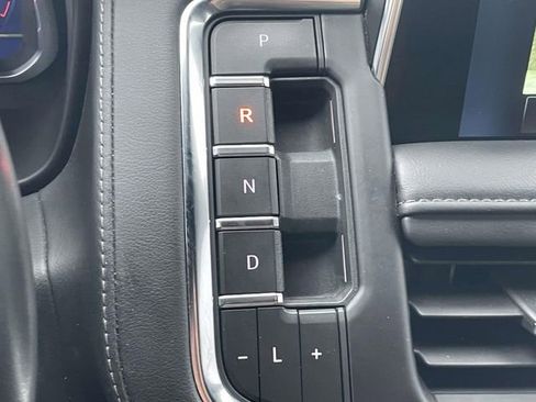 Used 2023 Chevrolet Suburban LT image 16