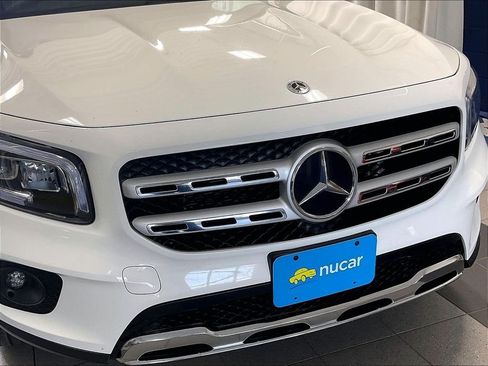 Used 2023 Mercedes-Benz GLB 250 4MATIC w/ Premium Package image 32
