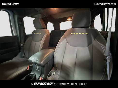 Used 2015 Jeep Wrangler Unlimited Sahara w/ Connectivity Group image 5