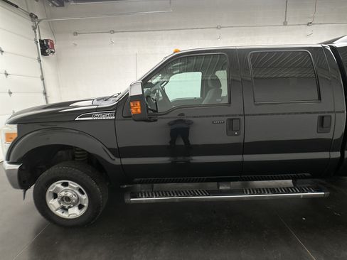 Used 2011 Ford F250 XLT w/ XLT Premium Pkg AWD/4WD image 5