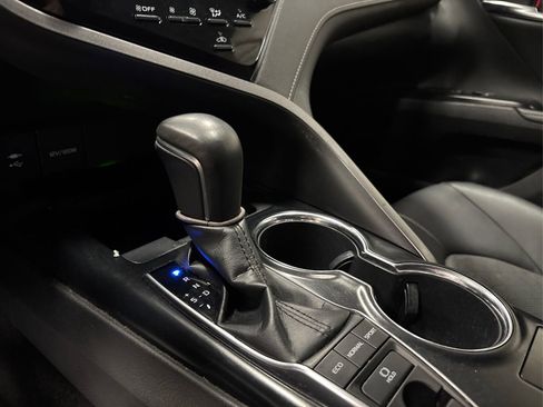 Used 2019 Toyota Camry XSE w/ Navigation Package image 26