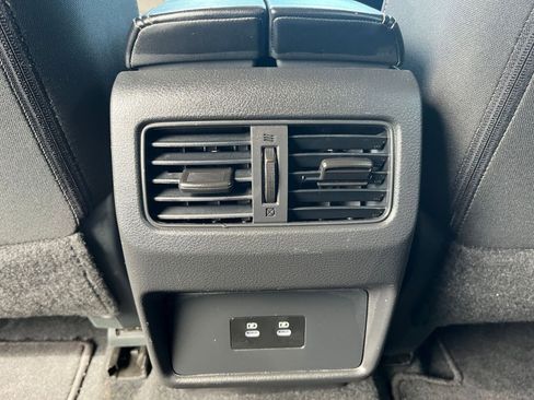 Used 2025 Nissan Rogue SV image 21