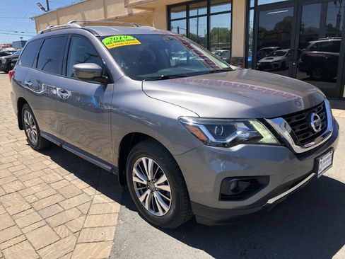 Used 2019 Nissan Pathfinder SV AWD/4WD image 8