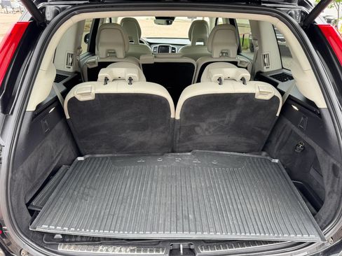 Used 2021 Volvo XC90 T5 Momentum w/ Climate Package FWD image 19