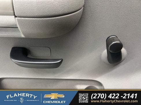 Used 2009 Chevrolet Silverado 3500 W/T w/ Snow Plow Prep Package image 18