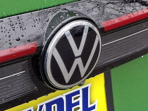 Certified 2025 Volkswagen Taos SE AWD/4WD image 30