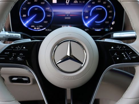 Used 2023 Mercedes-Benz EQS 450+ 4MATIC SUV image 31