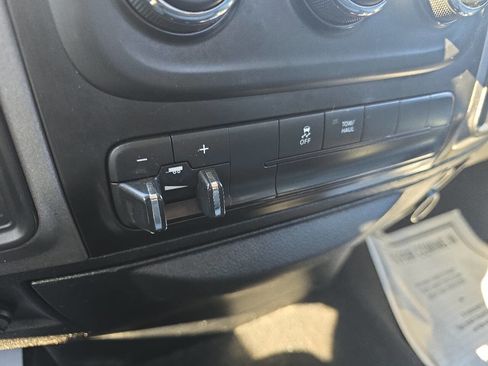 Used 2017 RAM 1500 ST w/ SXT Appearance Group image 33