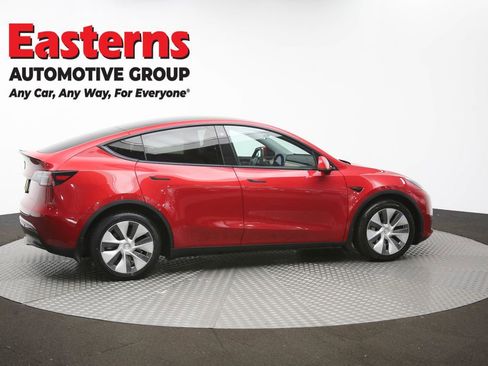 Used 2022 Tesla Model Y Long Range image 38