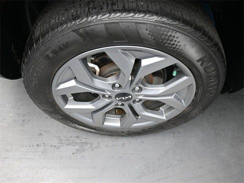 Used 2024 Kia Seltos LX image 18
