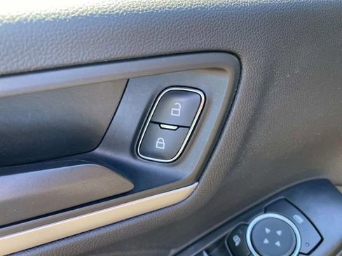 Used 2022 Ford Escape SE w/ SE Sport Appearance Package FWD image 14