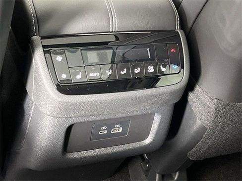 Used 2025 INFINITI QX60 Luxe w/ Lighting Package (N94) image 19