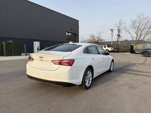 Used 2022 Chevrolet Malibu LT image 3