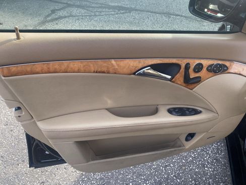 Used 2007 Mercedes-Benz E 350 Sedan image 20