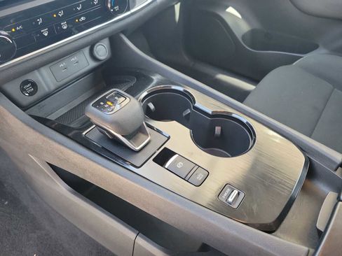 Used 2024 Nissan Rogue S image 13