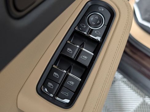 New 2026 Porsche Macan image 26