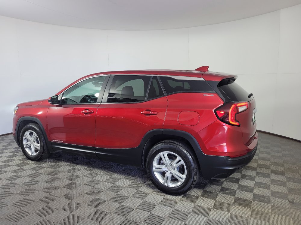 Used 2024 GMC Terrain SLE FWD image 3
