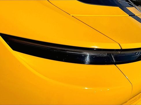 Used 2022 Porsche Taycan image 28