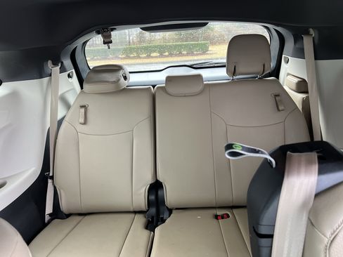 Used 2023 Toyota Sienna XLE image 34