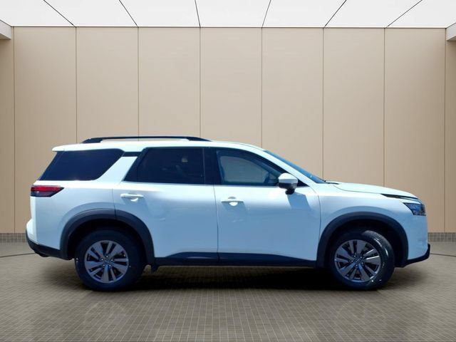 Used 2024 Nissan Pathfinder SV AWD/4WD image 7