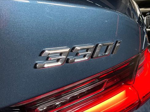 Certified 2025 BMW 330i Sedan image 10
