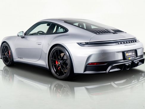 Used 2025 Porsche 911 Carrera 4 GTS image 15
