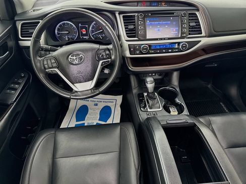 Used 2019 Toyota Highlander XLE FWD image 27