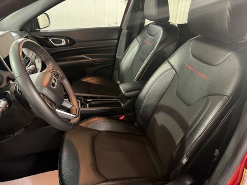 Used 2024 Jeep Compass Trailhawk AWD/4WD image 10