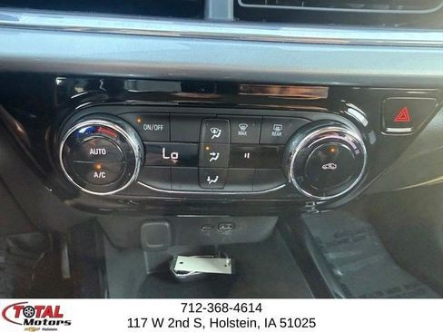Used 2024 Chevrolet Trax LT FWD image 21