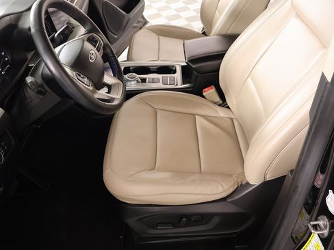 Used 2023 Ford Explorer XLT w/ Equipment Group 202A image 11