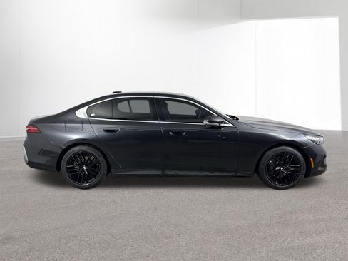 Used 2025 BMW 530i xDrive image 35