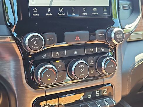 Certified 2022 RAM 1500 Limited w/ Body Color Bumper Group AWD/4WD image 25
