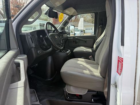 Used 2021 Chevrolet Express 3500 w/ Power Convenience Package image 10