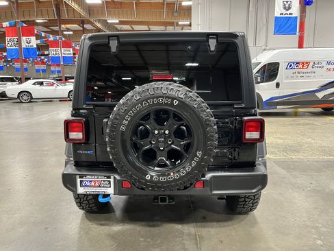 Used 2023 Jeep Wrangler Unlimited image 4
