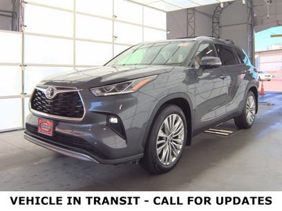 Used 2024 Toyota Highlander Platinum