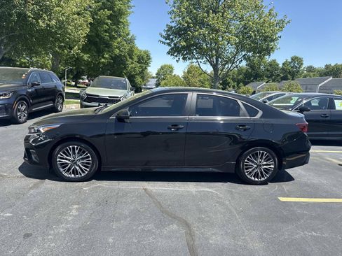 Used 2022 Kia Forte GT-Line w/ GT-Line Premium Package FWD image 2