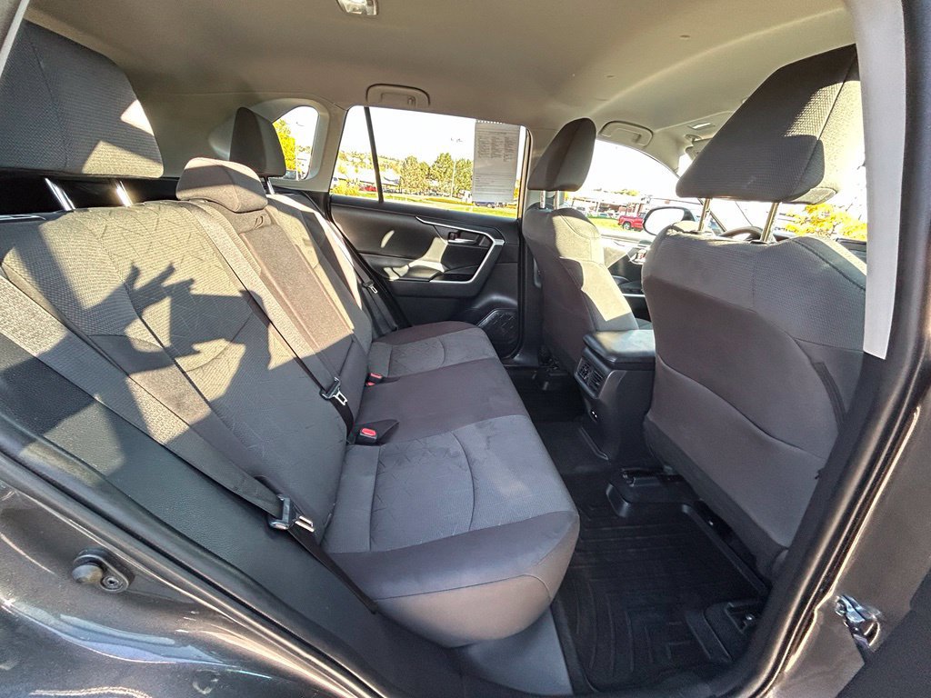Used 2021 Toyota RAV4 XLE AWD/4WD image 29