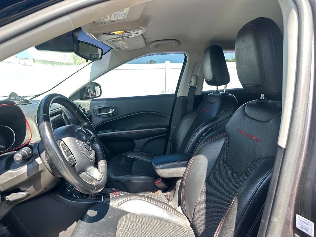 Used 2020 Jeep Compass Trailhawk AWD/4WD image 11