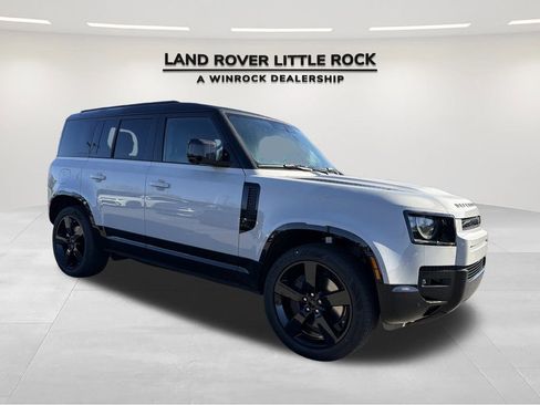 New 2026 Land Rover Defender 110 X-Dynamic SE image 3