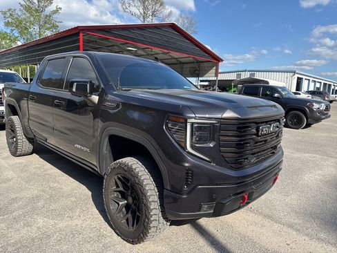 Used 2023 GMC Sierra 1500 AT4X image 2